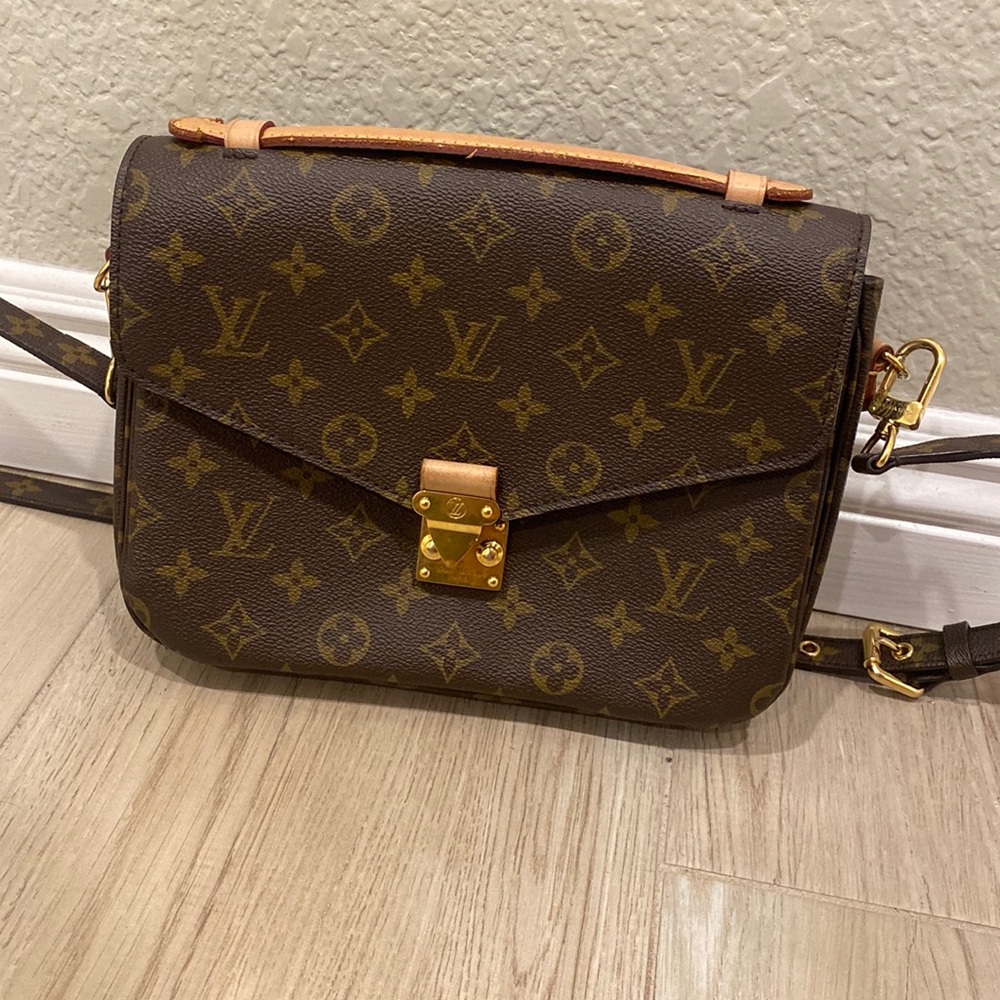 100% Authentic Louis Vuitton